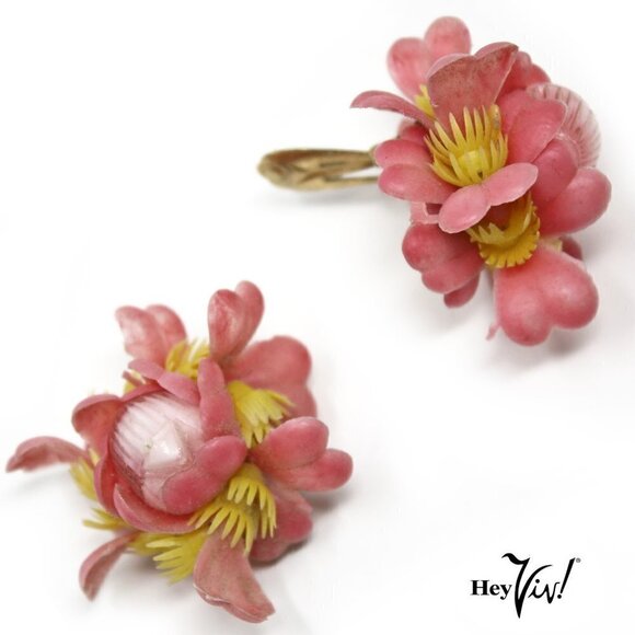 Vintage Pink Plastic Flower Clip On Earrings - 3D Fun & Fancy Blossoms - Hey Viv - Picture 3 of 4